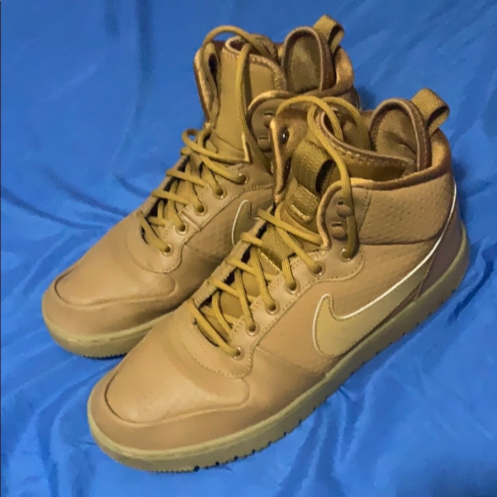 Nike Mid Court Boroughs